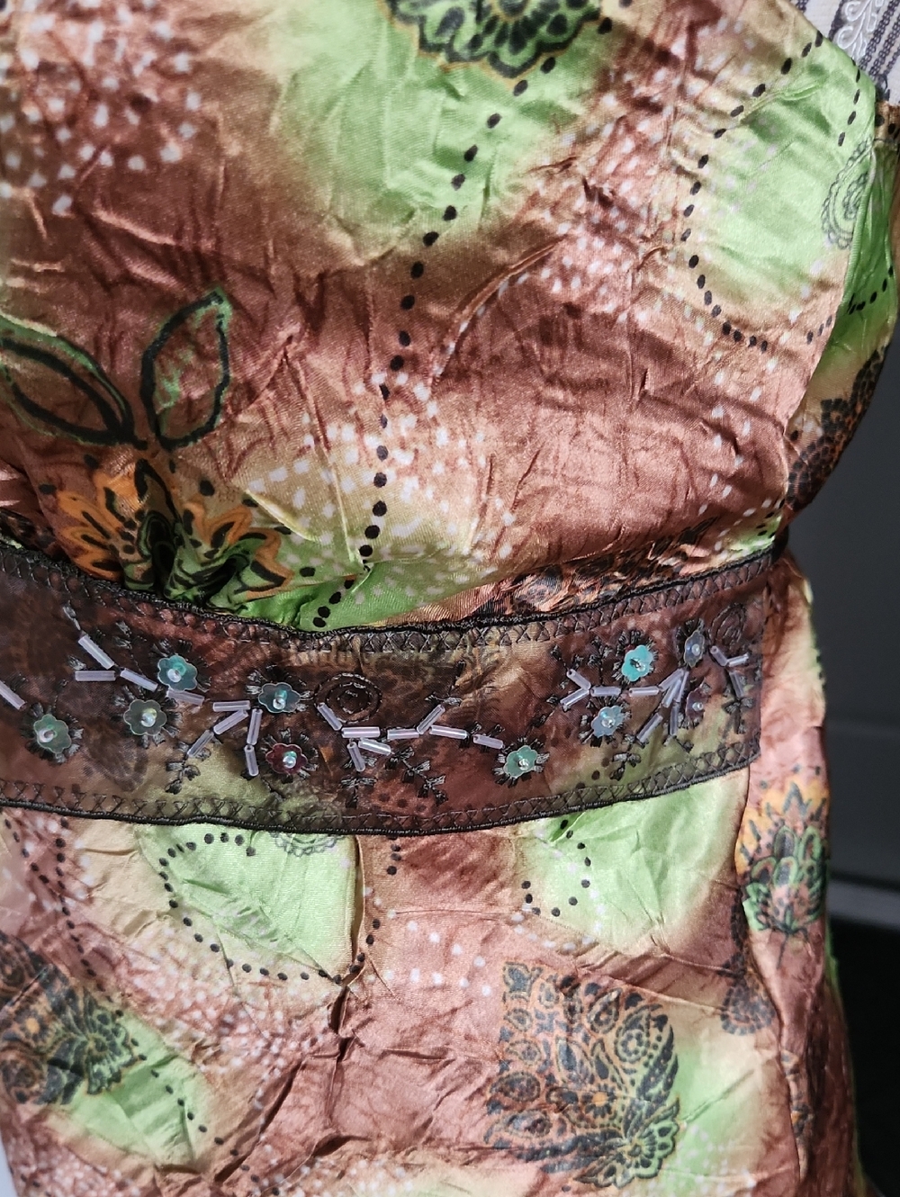 ANXIETY Y2k Beaded Waist Floral Satin Cami Tank Top - Green & Brown - Picture 7 of 10